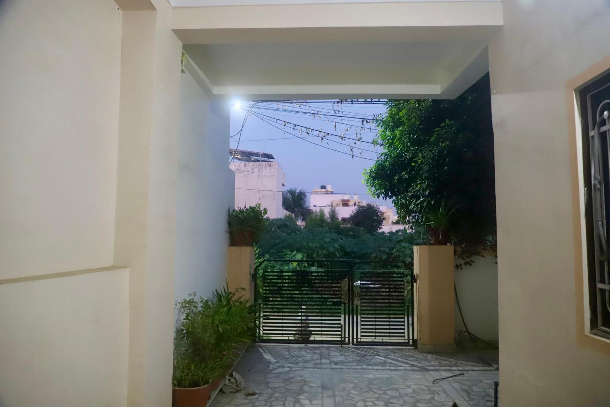 Budget-Friendly Udaipur Stay Exterior photo